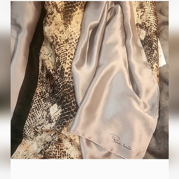 Silky scarf - Picture 1 of 4